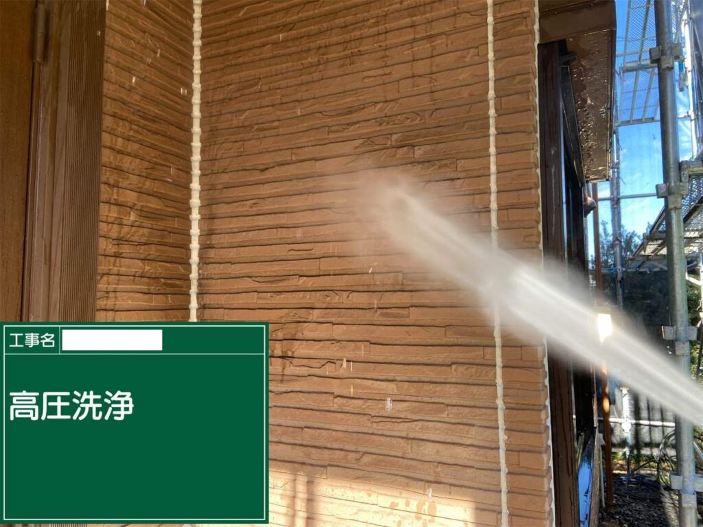 高圧洗浄　あま市七宝町でプレマテックスのMUGAzeroで外壁塗装を施工中　アートペインズ