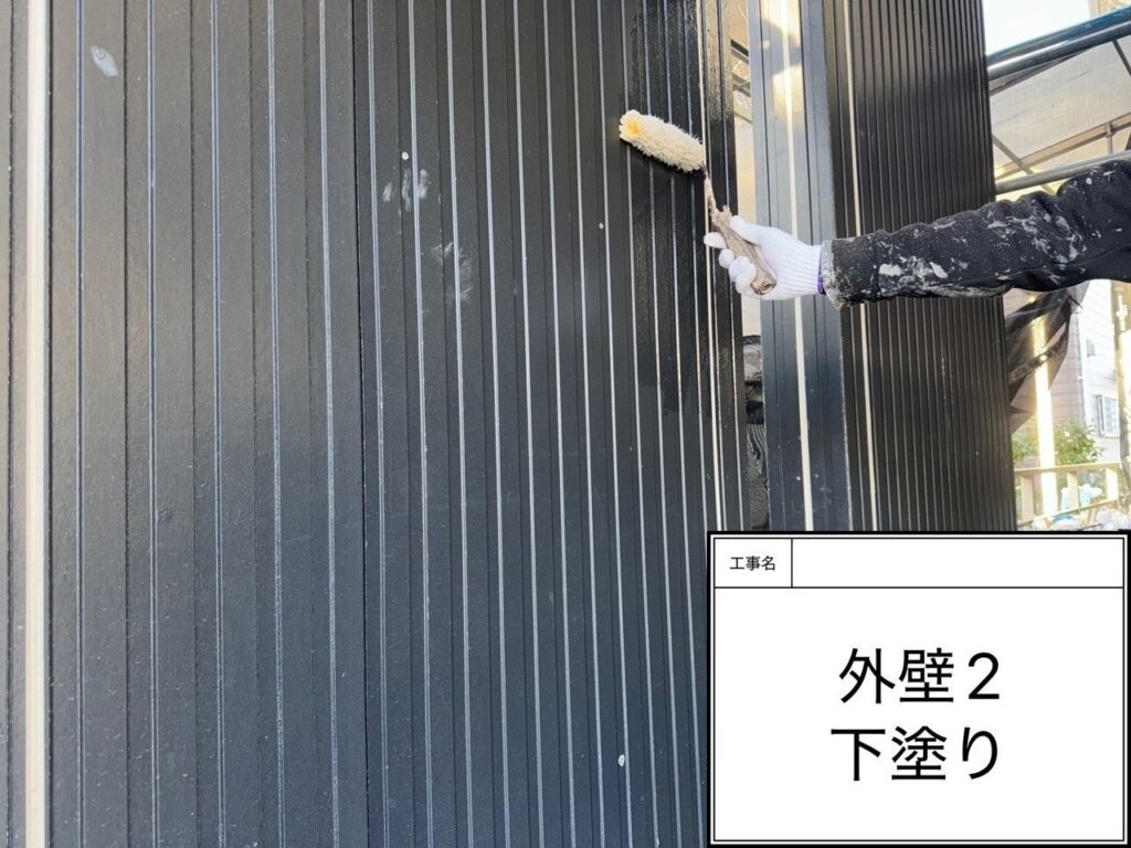 下塗り　愛西市鰯江町にてプレマテックスのウルトラSiで外壁塗装を施工中　アートペインズ