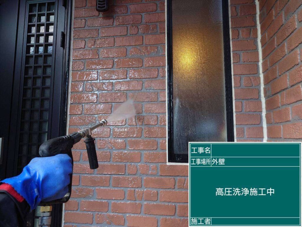 洗浄　津島市愛宕町にてプレマテックスのMUGAzeroで外壁塗装を施工中　アートペインズ