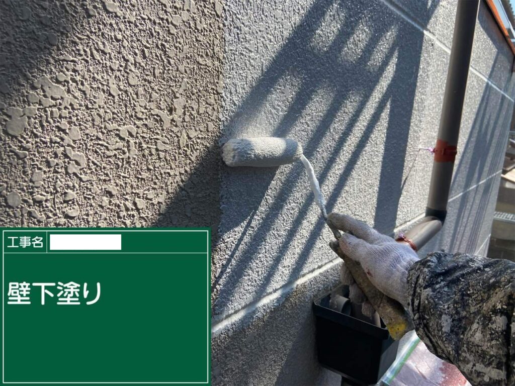 下塗り　愛西市西保町にてプレマテックスのウルトラSiで外壁塗装を施工中　アートペインズ