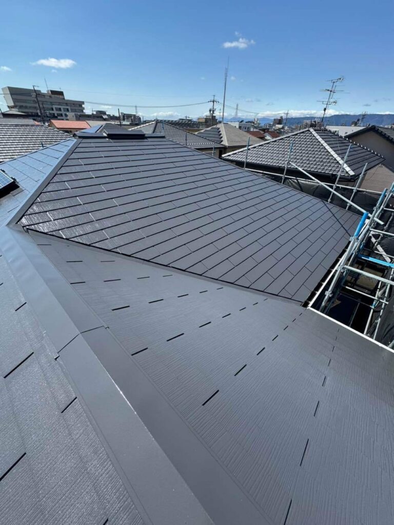 完了　津島市立込町にてプレマテックスのMUGAzeroで屋根塗装を施工中　アートペインズ