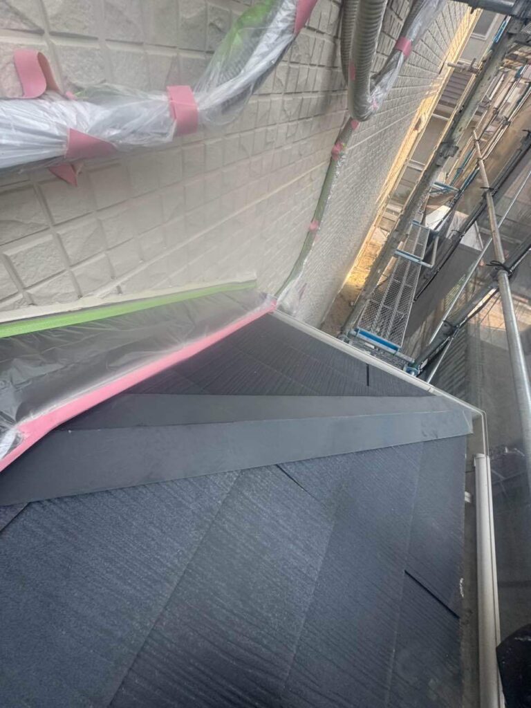 施工前　津島市立込町にてプレマテックスのMUGAzeroで屋根塗装を施工中　アートペインズ