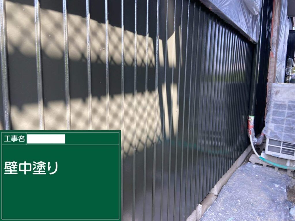 なかぬり　愛西市西保町にてプレマテックスのウルトラSiで外壁塗装を施工中　アートペインズ
