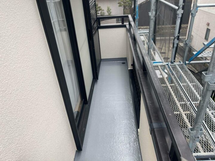 ベランダトップコート津島市愛宕町　付帯部塗装　アートペインズ