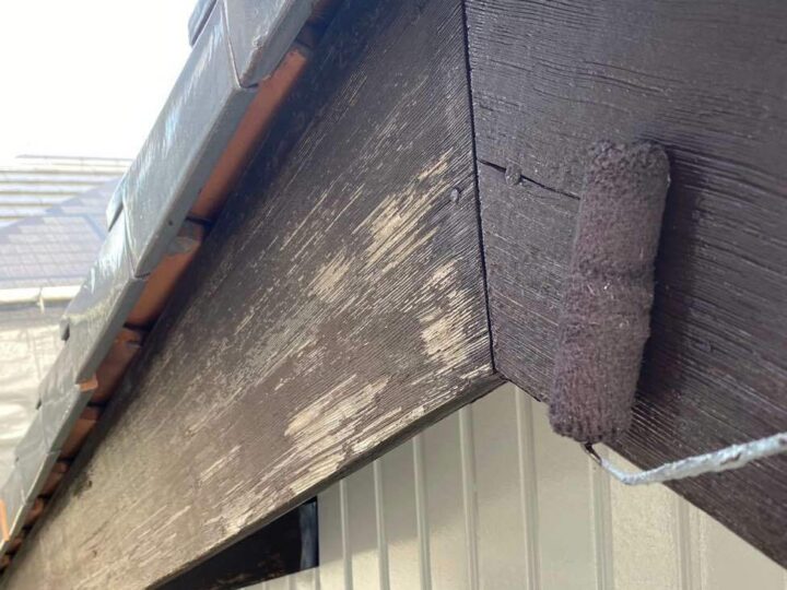 破風鼻隠し:中塗り