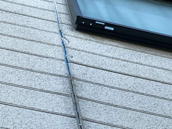 シーリングが劣化してしまうと、外壁からの雨漏りの原因の一つになります　アートペインズ