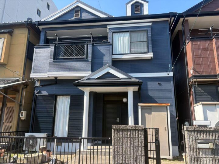 津島市　愛宕町　S様邸　外壁塗装・付帯部塗装・シーリング工事・ベランダトップコート・屋根カバー工事【使用塗料】外壁：ウルトラSi